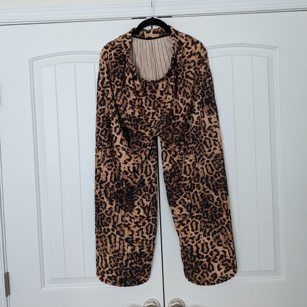 H&M Leopard Print pull-on pants